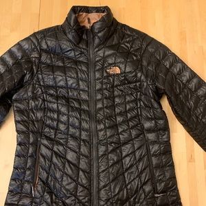 North Face Women’s Eco Thermoball Jacket Size L